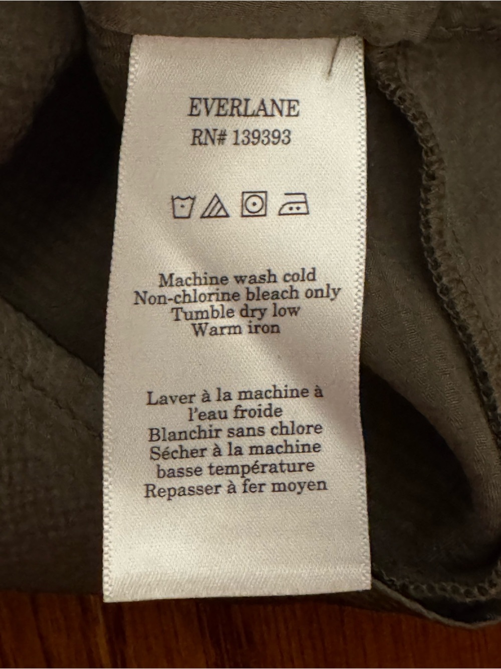 Everlane The Satin V-Neck Sleeveless Top Kalamata Size Medium - Picture 5 of 6